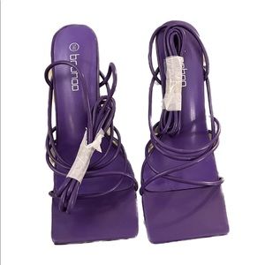 Boohoo strappy square toe stiletto, size 9